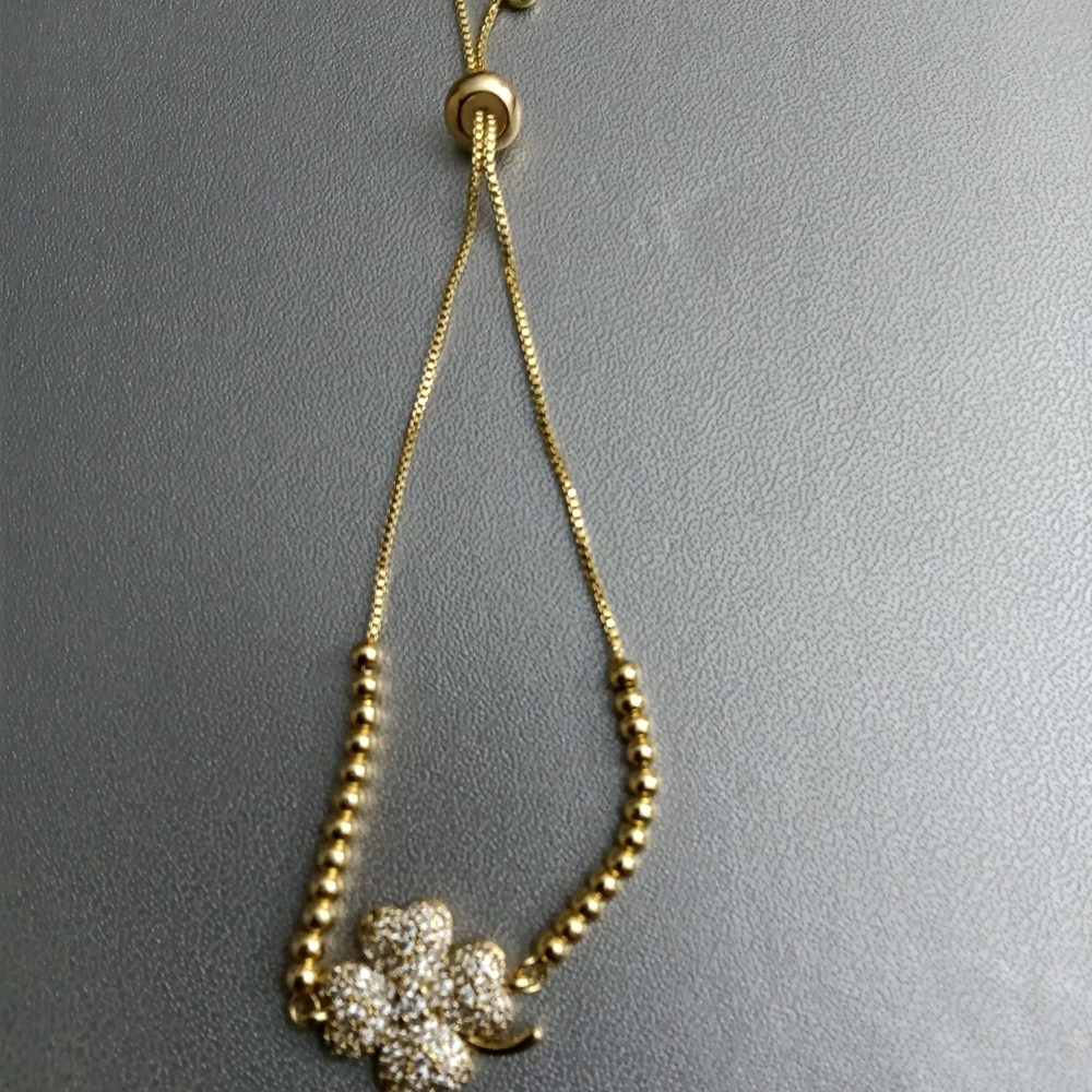 Gold Flower Pendant Necklace